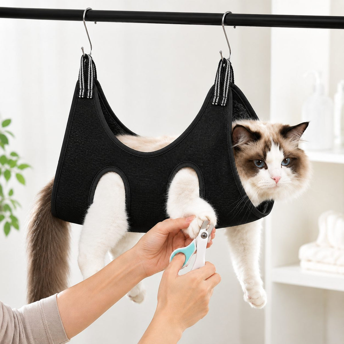 Pet Grooming Sling Bag – Easier Nail Trims & Paw Care